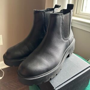 UGG Black Chelsea Boots Sz 8 Women’s